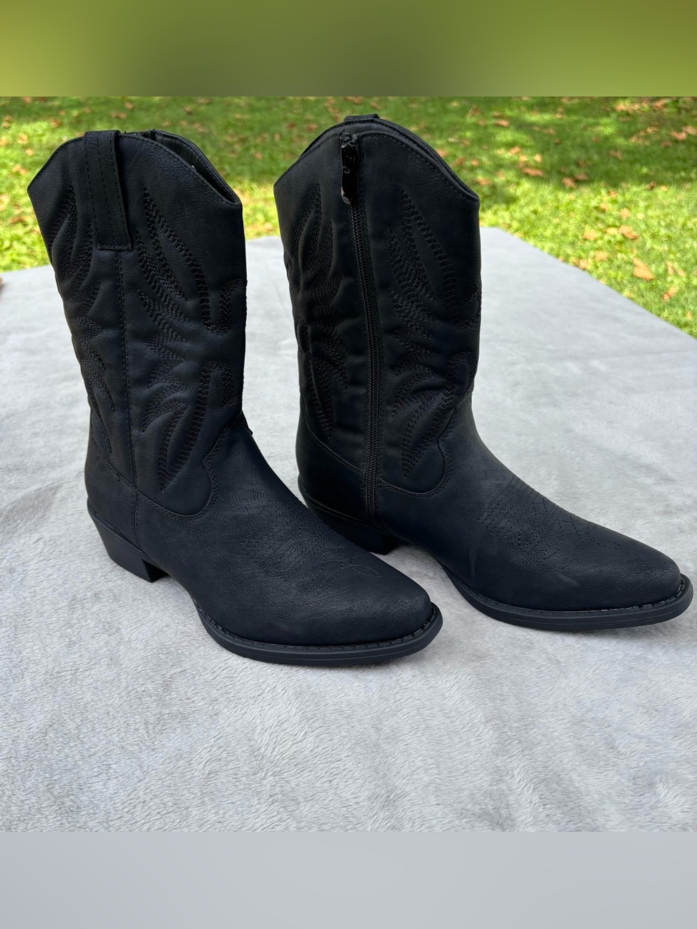 Global Win Black Western/Cowgirl Cowboy Calf High Boots Size 8- New with Flaws